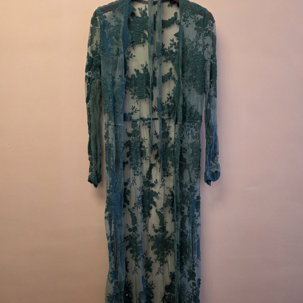 Elegant Teal Lace Maxi Dress
